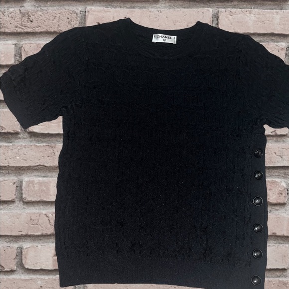 Similar to Chanel knitted short sleeve texture pull over sweater black small - Picture 6 of 8
